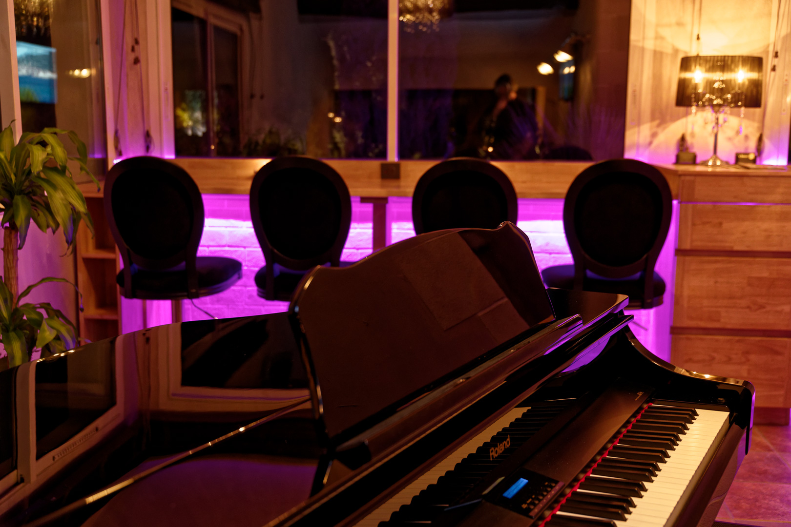 Sunset Lounge piano et bar